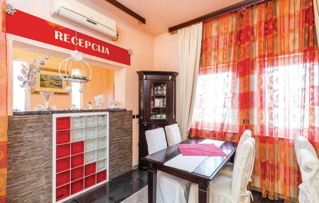 Bed&Breakfast Valentina Metajna Exterior foto