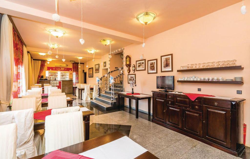 Bed&Breakfast Valentina Metajna Exterior foto